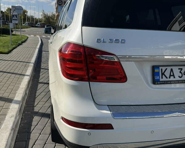 Белый Мерседес ГЛ-класс, объемом двигателя 2.99 л и пробегом 200 тыс. км за 26000 $, фото 17 на Automoto.ua