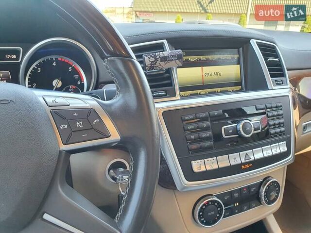 Белый Мерседес ГЛ-класс, объемом двигателя 3 л и пробегом 155 тыс. км за 31900 $, фото 11 на Automoto.ua