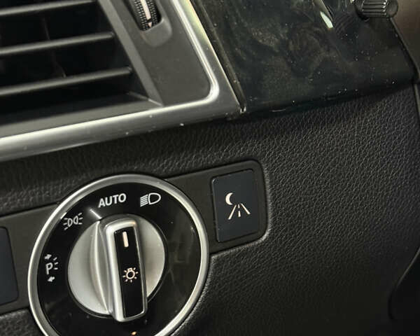 Білий Мерседес ГЛ-Клас, об'ємом двигуна 4.7 л та пробігом 170 тис. км за 18900 $, фото 19 на Automoto.ua