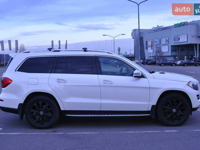 Белый Мерседес ГЛ-класс, объемом двигателя 3 л и пробегом 185 тыс. км за 27450 $, фото 2 на Automoto.ua