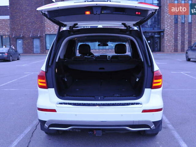 Белый Мерседес ГЛ-класс, объемом двигателя 3 л и пробегом 185 тыс. км за 27450 $, фото 20 на Automoto.ua