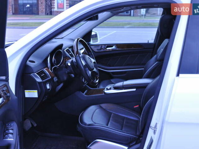 Белый Мерседес ГЛ-класс, объемом двигателя 3 л и пробегом 185 тыс. км за 27450 $, фото 8 на Automoto.ua