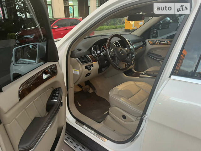 Білий Мерседес ГЛ-Клас, об'ємом двигуна 3 л та пробігом 192 тис. км за 27500 $, фото 19 на Automoto.ua
