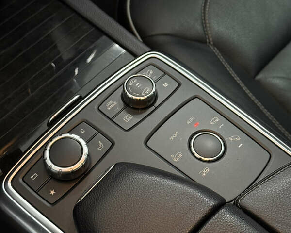 Білий Мерседес ГЛ-Клас, об'ємом двигуна 4.7 л та пробігом 170 тис. км за 18900 $, фото 18 на Automoto.ua