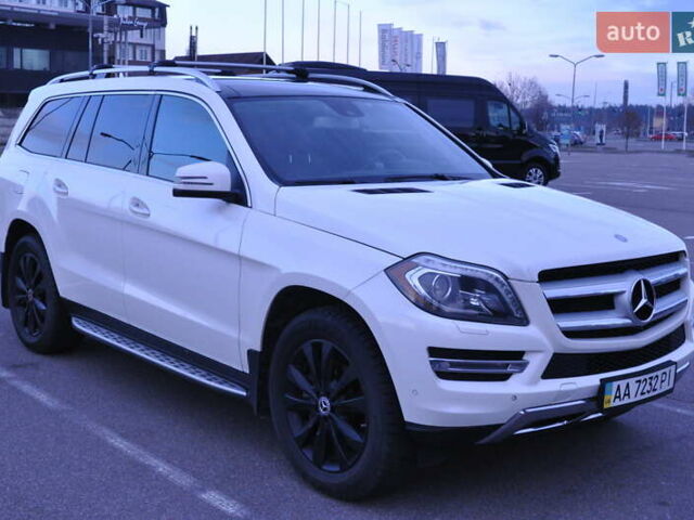 Белый Мерседес ГЛ-класс, объемом двигателя 3 л и пробегом 185 тыс. км за 27450 $, фото 1 на Automoto.ua