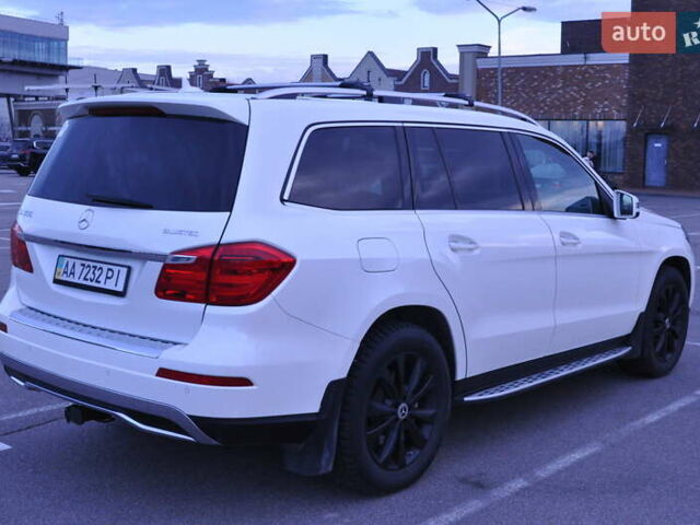 Белый Мерседес ГЛ-класс, объемом двигателя 3 л и пробегом 185 тыс. км за 27450 $, фото 3 на Automoto.ua