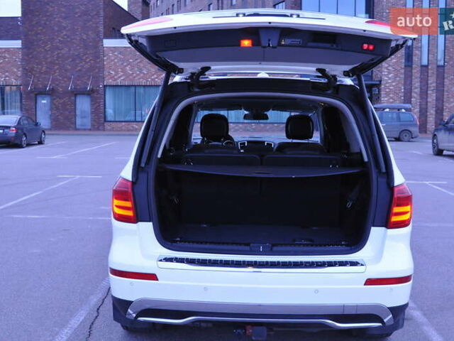 Белый Мерседес ГЛ-класс, объемом двигателя 3 л и пробегом 185 тыс. км за 27450 $, фото 21 на Automoto.ua