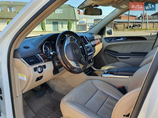 Белый Мерседес ГЛ-класс, объемом двигателя 3 л и пробегом 155 тыс. км за 31900 $, фото 1 на Automoto.ua