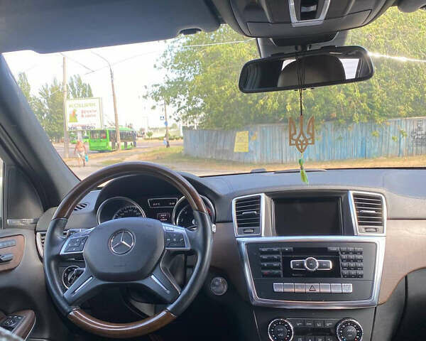 Білий Мерседес ГЛ-Клас, об'ємом двигуна 4.66 л та пробігом 178 тис. км за 18000 $, фото 9 на Automoto.ua