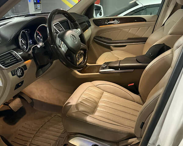 Білий Мерседес ГЛ-Клас, об'ємом двигуна 2.99 л та пробігом 238 тис. км за 23000 $, фото 9 на Automoto.ua