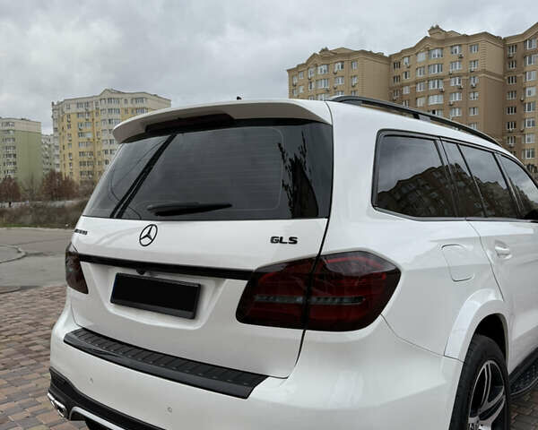 Белый Мерседес ГЛ-класс, объемом двигателя 2.99 л и пробегом 282 тыс. км за 29900 $, фото 7 на Automoto.ua