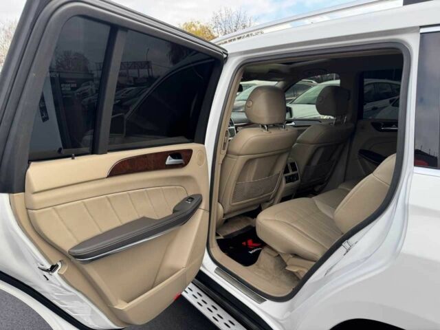 Білий Мерседес ГЛ-Клас, об'ємом двигуна 3 л та пробігом 224 тис. км за 24999 $, фото 21 на Automoto.ua