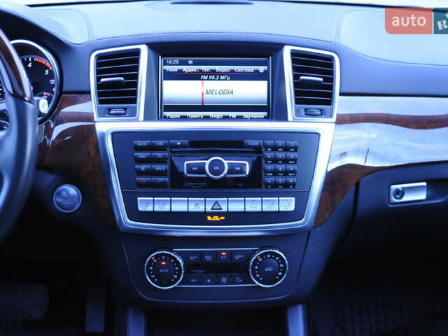 Белый Мерседес ГЛ-класс, объемом двигателя 3 л и пробегом 185 тыс. км за 27450 $, фото 24 на Automoto.ua