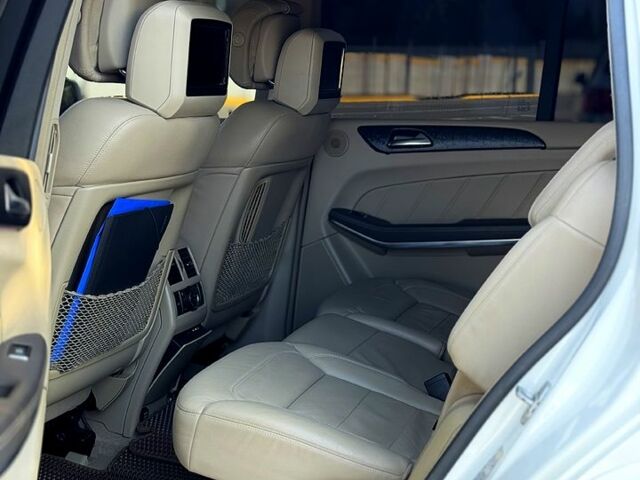 Білий Мерседес ГЛ-Клас, об'ємом двигуна 4.7 л та пробігом 201 тис. км за 29000 $, фото 9 на Automoto.ua