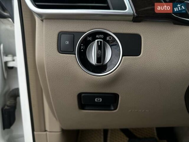 Білий Мерседес ГЛ-Клас, об'ємом двигуна 3 л та пробігом 245 тис. км за 20500 $, фото 32 на Automoto.ua