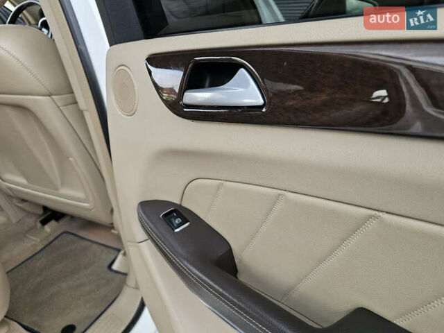 Білий Мерседес ГЛ-Клас, об'ємом двигуна 4.66 л та пробігом 172 тис. км за 29999 $, фото 105 на Automoto.ua