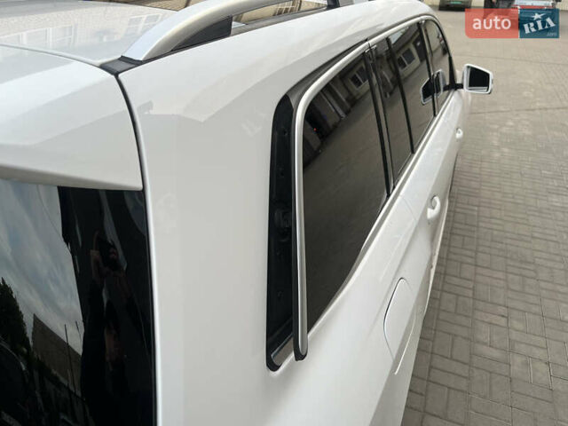 Мерседес ГЛ-класс 2014 в Харькове на Automoto.ua Белый Мерседес ГЛ-класс, объемом двигателя 2.99 л и пробегом 195 тыс. км за 25000 $, фото 16 на Automoto.ua