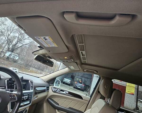 Белый Мерседес ГЛ-класс, объемом двигателя 2.99 л и пробегом 214 тыс. км за 27300 $, фото 29 на Automoto.ua