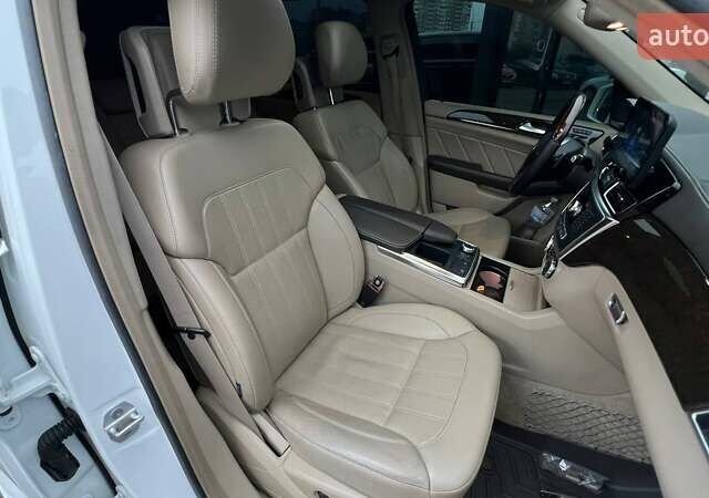 Білий Мерседес ГЛ-Клас, об'ємом двигуна 3 л та пробігом 162 тис. км за 24990 $, фото 11 на Automoto.ua