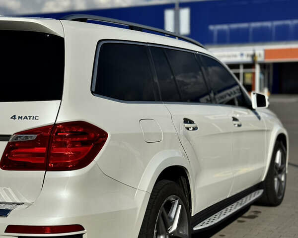 Мерседес ГЛ-класс 2014 в Сумах на Automoto.ua Белый Мерседес ГЛ-класс, объемом двигателя 4.7 л и пробегом 200 тыс. км за 29999 $, фото 9 на Automoto.ua