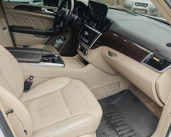 Білий Мерседес ГЛ-Клас, об'ємом двигуна 3 л та пробігом 162 тис. км за 24000 $, фото 14 на Automoto.ua