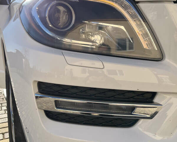 Белый Мерседес ГЛ-класс, объемом двигателя 4.66 л и пробегом 178 тыс. км за 29999 $, фото 10 на Automoto.ua