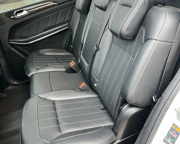 Белый Мерседес ГЛ-класс, объемом двигателя 2.99 л и пробегом 182 тыс. км за 24500 $, фото 30 на Automoto.ua