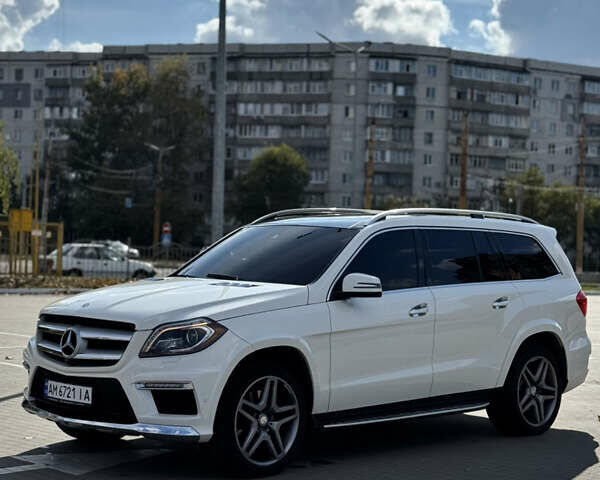 Мерседес ГЛ-класс 2014 в Сумах на Automoto.ua Белый Мерседес ГЛ-класс, объемом двигателя 4.7 л и пробегом 200 тыс. км за 29999 $, фото 1 на Automoto.ua