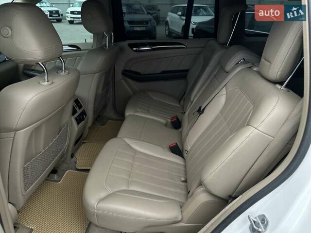 Білий Мерседес ГЛ-Клас, об'ємом двигуна 3 л та пробігом 245 тис. км за 20500 $, фото 23 на Automoto.ua