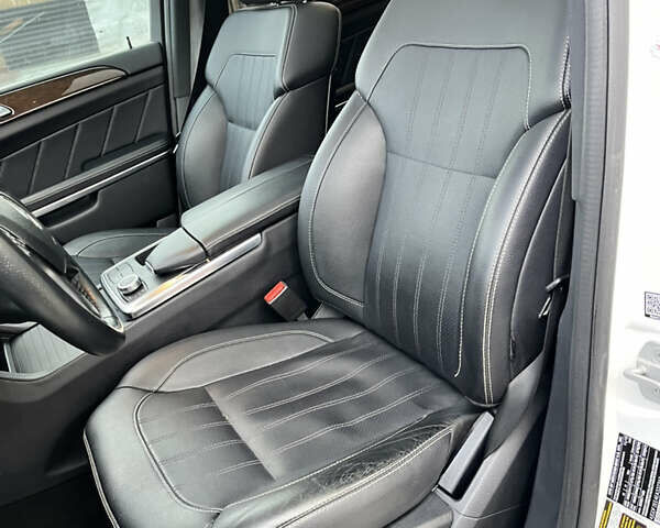 Белый Мерседес ГЛ-класс, объемом двигателя 2.99 л и пробегом 182 тыс. км за 24500 $, фото 26 на Automoto.ua