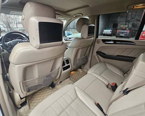 Белый Мерседес ГЛ-класс, объемом двигателя 2.99 л и пробегом 214 тыс. км за 27300 $, фото 32 на Automoto.ua