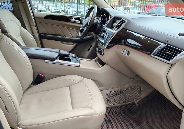 Білий Мерседес ГЛ-Клас, об'ємом двигуна 3 л та пробігом 139 тис. км за 26500 $, фото 9 на Automoto.ua