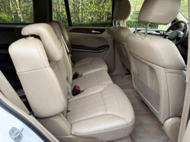 Белый Мерседес ГЛ-класс, объемом двигателя 3 л и пробегом 89 тыс. км за 9100 $, фото 13 на Automoto.ua