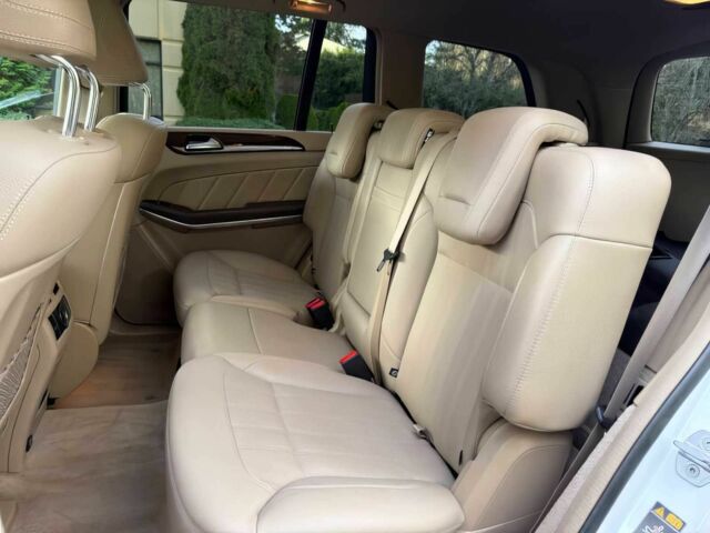 Білий Мерседес ГЛ-Клас, об'ємом двигуна 3 л та пробігом 85 тис. км за 11000 $, фото 15 на Automoto.ua