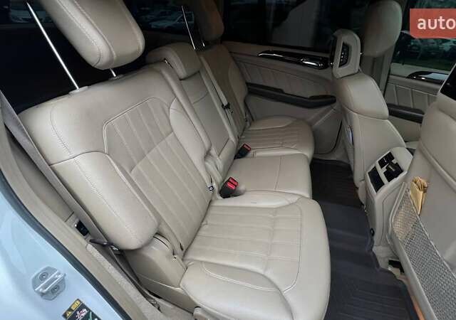 Білий Мерседес ГЛ-Клас, об'ємом двигуна 3 л та пробігом 162 тис. км за 24990 $, фото 10 на Automoto.ua