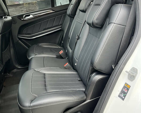 Белый Мерседес ГЛ-класс, объемом двигателя 2.99 л и пробегом 182 тыс. км за 24500 $, фото 29 на Automoto.ua