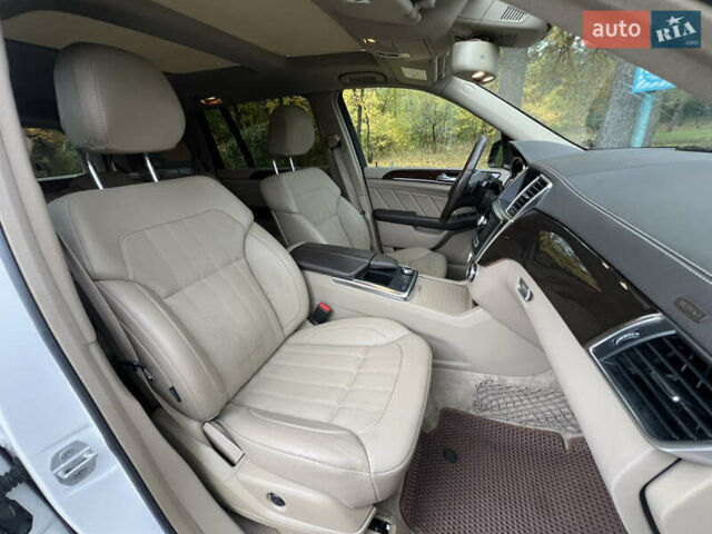 Мерседес ГЛ-класс 2014 в Киеве на Automoto.ua Белый Мерседес ГЛ-класс, объемом двигателя 3 л и пробегом 140 тыс. км за 28000 $, фото 28 на Automoto.ua