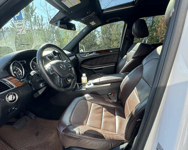Белый Мерседес ГЛ-класс, объемом двигателя 2.99 л и пробегом 232 тыс. км за 28350 $, фото 8 на Automoto.ua