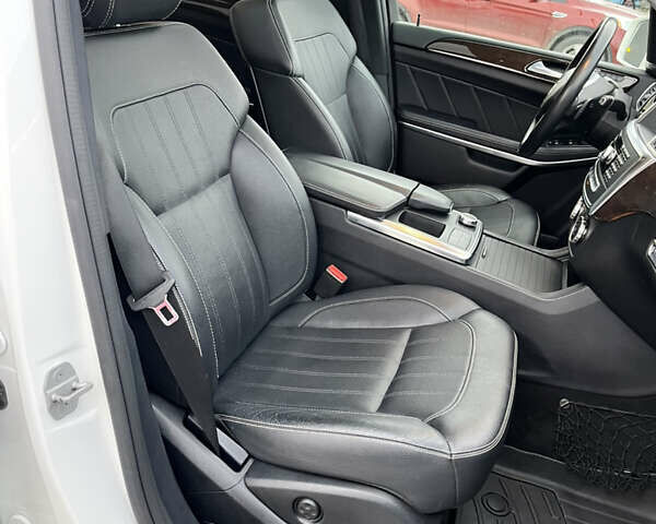 Белый Мерседес ГЛ-класс, объемом двигателя 2.99 л и пробегом 182 тыс. км за 24500 $, фото 47 на Automoto.ua