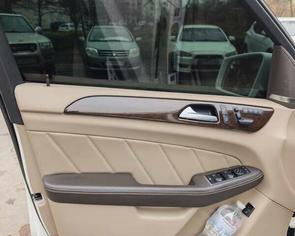 Білий Мерседес ГЛ-Клас, об'ємом двигуна 3 л та пробігом 162 тис. км за 24000 $, фото 9 на Automoto.ua