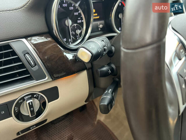 Мерседес ГЛ-класс 2014 в Киеве на Automoto.ua Белый Мерседес ГЛ-класс, объемом двигателя 3 л и пробегом 140 тыс. км за 28000 $, фото 40 на Automoto.ua