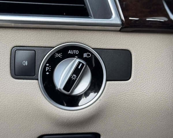 Белый Мерседес ГЛ-класс, объемом двигателя 3 л и пробегом 157 тыс. км за 27900 $, фото 24 на Automoto.ua