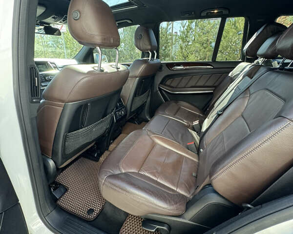Белый Мерседес ГЛ-класс, объемом двигателя 2.99 л и пробегом 232 тыс. км за 28350 $, фото 10 на Automoto.ua