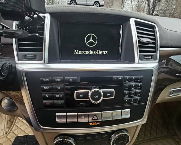 Белый Мерседес ГЛ-класс, объемом двигателя 2.99 л и пробегом 214 тыс. км за 27300 $, фото 16 на Automoto.ua