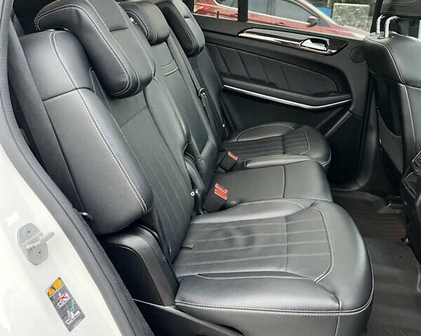 Белый Мерседес ГЛ-класс, объемом двигателя 2.99 л и пробегом 182 тыс. км за 24500 $, фото 43 на Automoto.ua