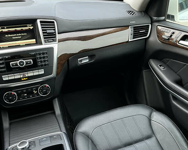 Белый Мерседес ГЛ-класс, объемом двигателя 2.99 л и пробегом 182 тыс. км за 24500 $, фото 34 на Automoto.ua