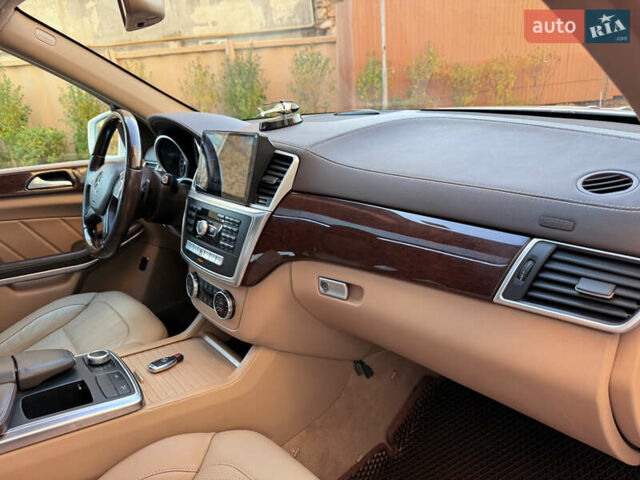 Білий Мерседес ГЛ-Клас, об'ємом двигуна 3 л та пробігом 250 тис. км за 24999 $, фото 65 на Automoto.ua