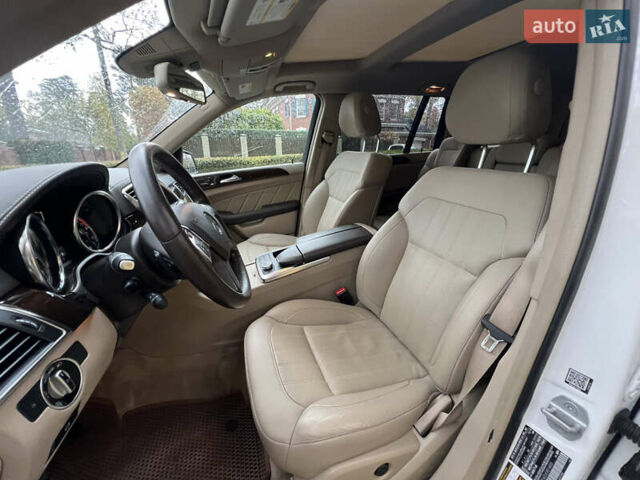 Мерседес ГЛ-класс 2014 в Киеве на Automoto.ua Белый Мерседес ГЛ-класс, объемом двигателя 3 л и пробегом 140 тыс. км за 28000 $, фото 24 на Automoto.ua