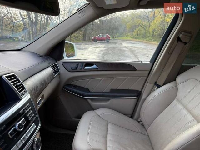 Білий Мерседес ГЛ-Клас, об'ємом двигуна 3 л та пробігом 129 тис. км за 33000 $, фото 3 на Automoto.ua