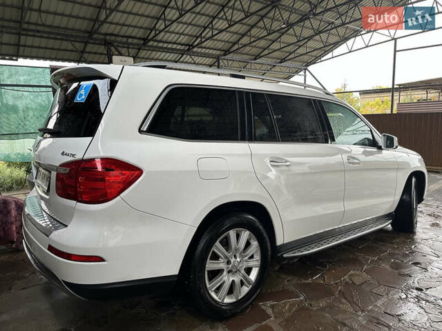 Белый Мерседес ГЛ-класс, объемом двигателя 3 л и пробегом 281 тыс. км за 23000 $, фото 1 на Automoto.ua
